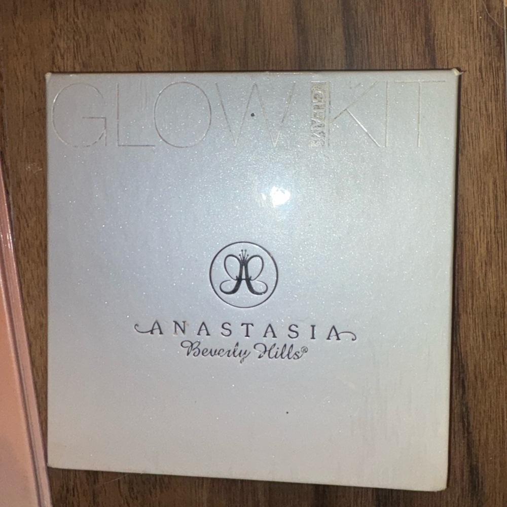 Anastasia beverly hills glow kit
